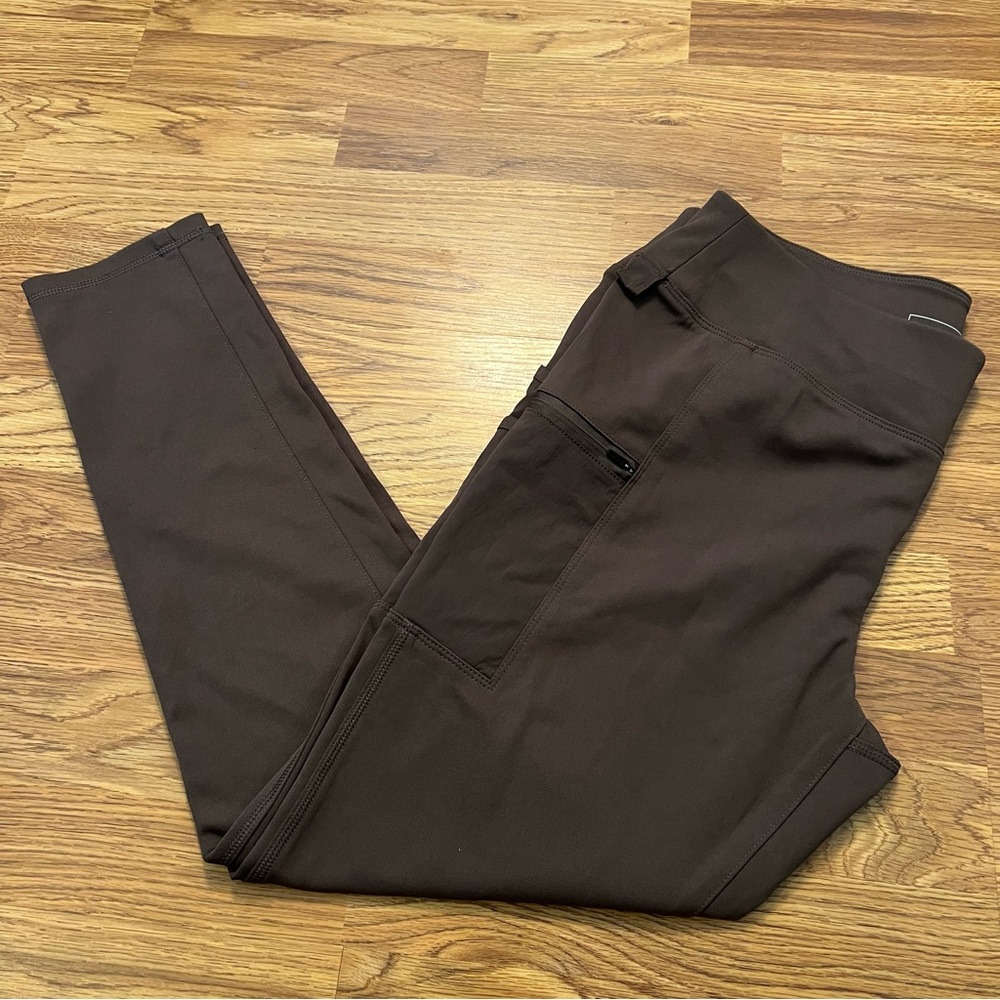 Carhartt Women's Fitted  Utility Hardworking wrinkle free leggings Size Large.